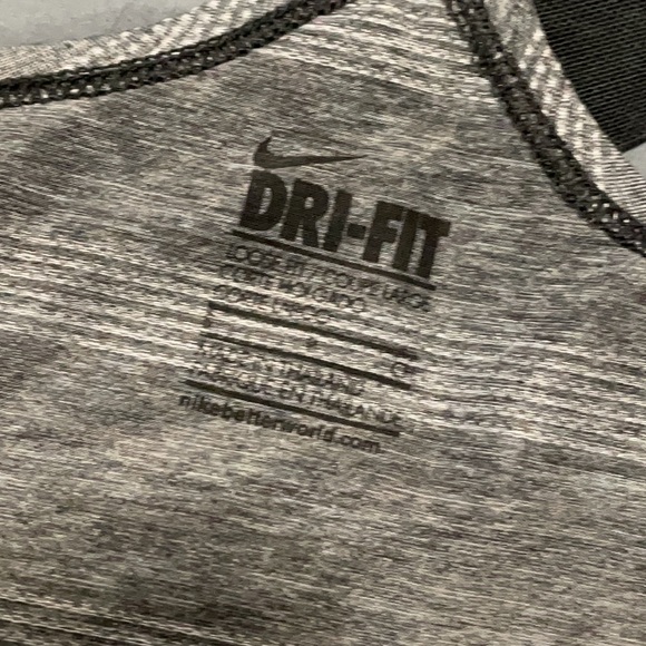 NIKE Dry Fit T-back Reflective Workout Top EUC! - Picture 7 of 7